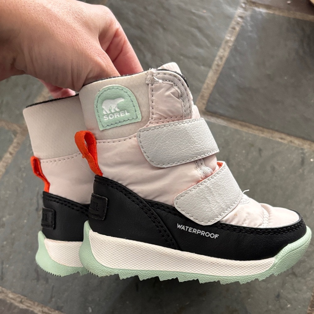 Sorel toddler snow boots